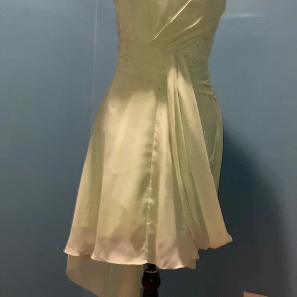 Beautiful Chartreuse Green Cocktail Dress Size 4 - Picture 9 of 15